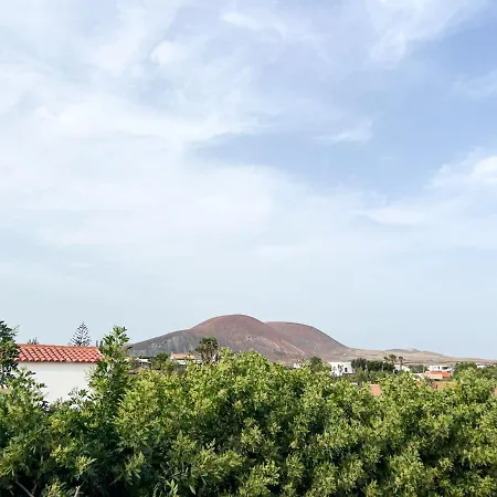 La Milagrosa Surf House & Cowork * Lajares