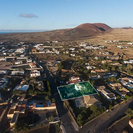 La Milagrosa Surf House & Cowork Lajares