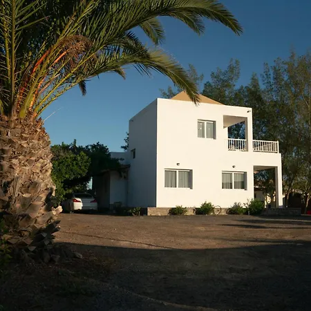 La Milagrosa Surf House & Cowork * Lajares