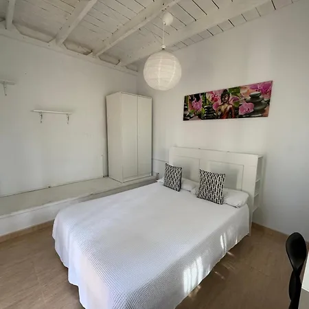 La Milagrosa Surf House & Cowork * Lajares