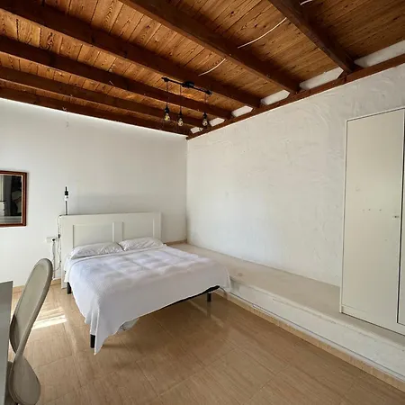 Casa rural La Milagrosa Surf House & Cowork Lajares