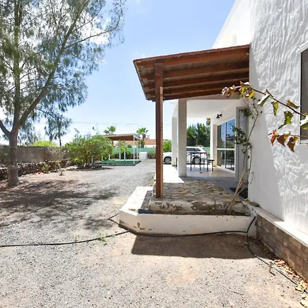 La Milagrosa Surf House & Cowork *