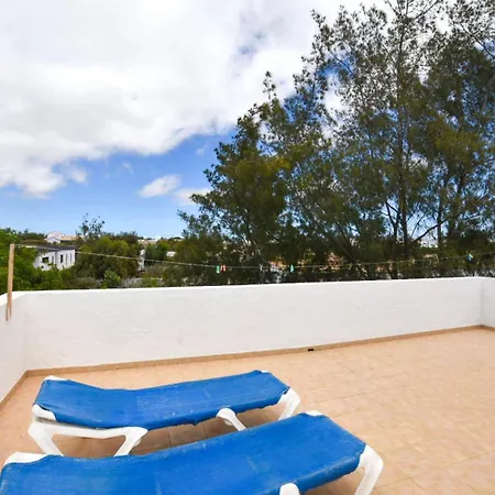 Casa rural La Milagrosa Surf House & Cowork Lajares