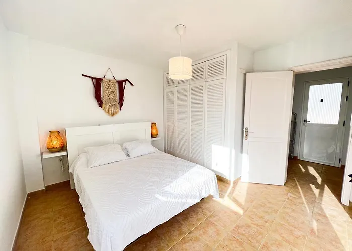 Landhuis La Milagrosa Surf House & Cowork *