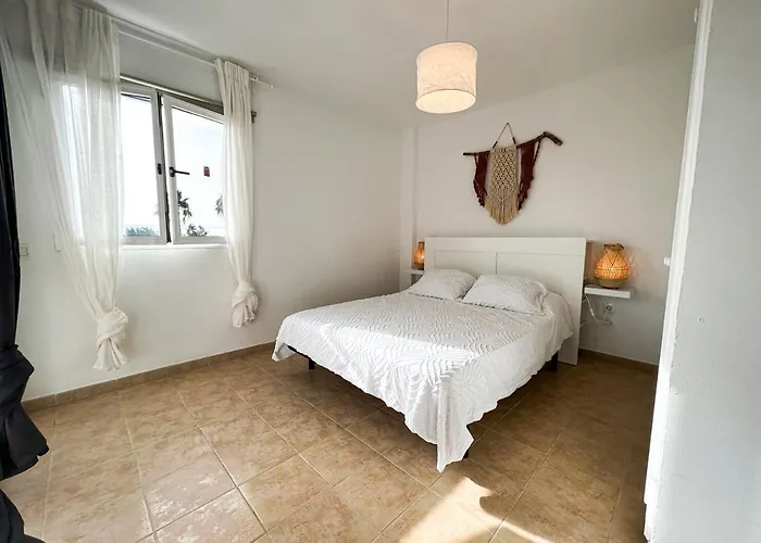 La Milagrosa Surf House & Cowork