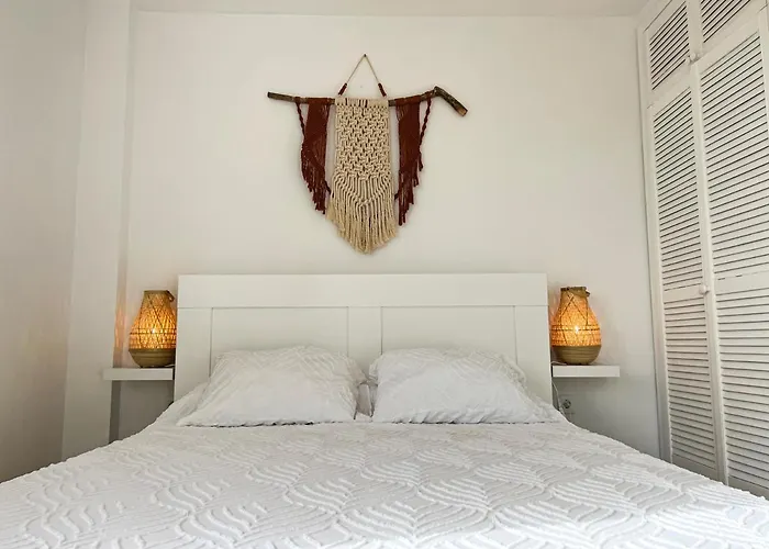 La Milagrosa Surf House & Cowork Landhuis