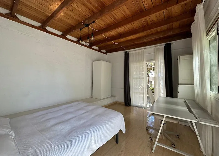 La Milagrosa Surf House & Cowork