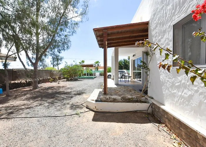 La Milagrosa Surf House & Cowork *