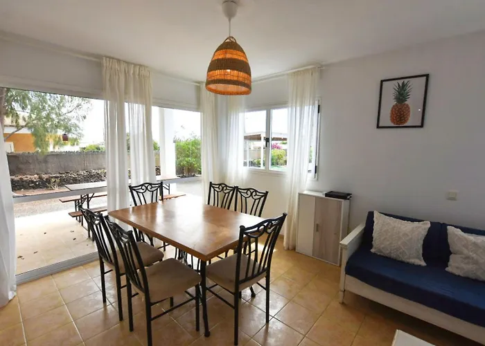 Landhuis La Milagrosa Surf House & Cowork