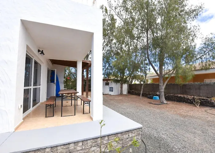 Landhuis La Milagrosa Surf House & Cowork *