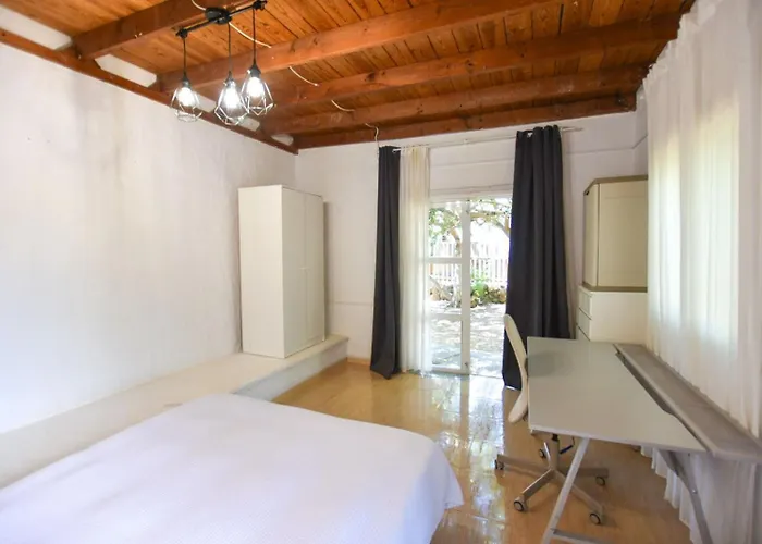 La Milagrosa Surf House & Cowork