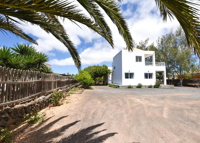 La Milagrosa Surf House & Cowork Landhuis Lajares