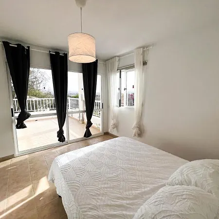 La Milagrosa Surf House & Cowork 컨트리하우스 *