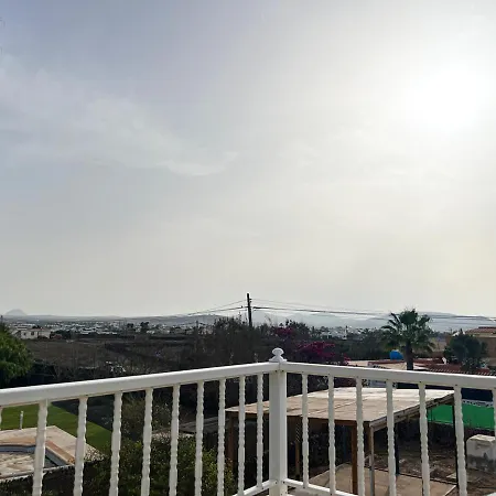La Milagrosa Surf House & Cowork Lajares