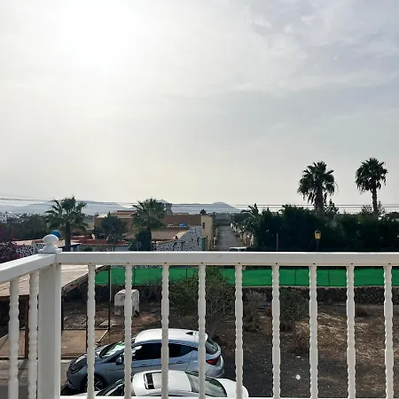 La Milagrosa Surf House & Cowork Lajares