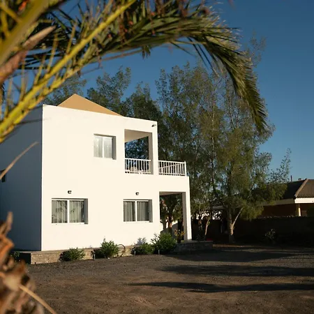 Landhuis La Milagrosa Surf House & Cowork Lajares