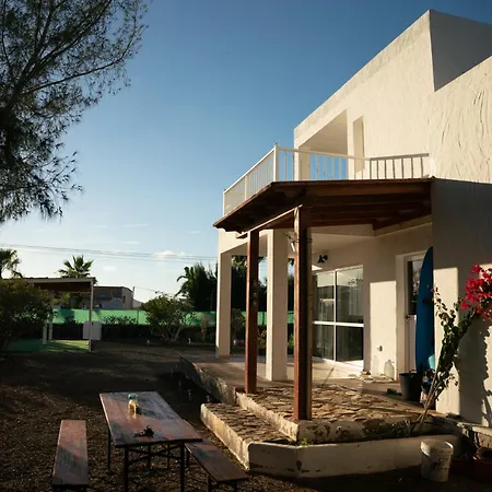 La Milagrosa Surf House & Cowork Landhuis