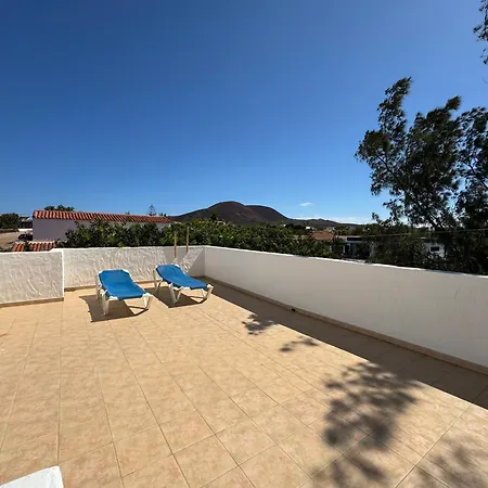 La Milagrosa Surf House & Cowork 라하레스