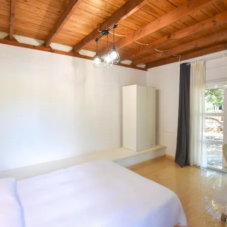 La Milagrosa Surf House & Cowork *