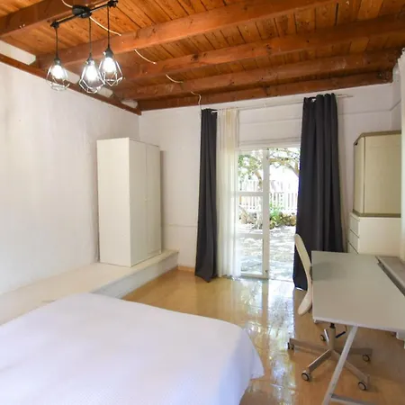 La Milagrosa Surf House & Cowork