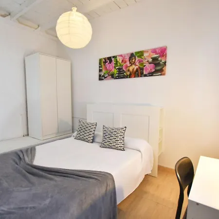 La Milagrosa Surf House & Cowork 라하레스