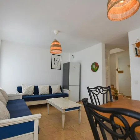 La Milagrosa Surf House & Cowork *