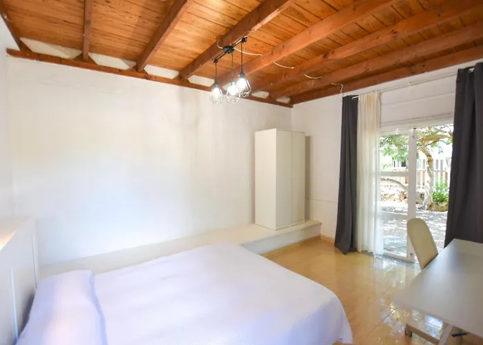 La Milagrosa Surf House & Cowork *