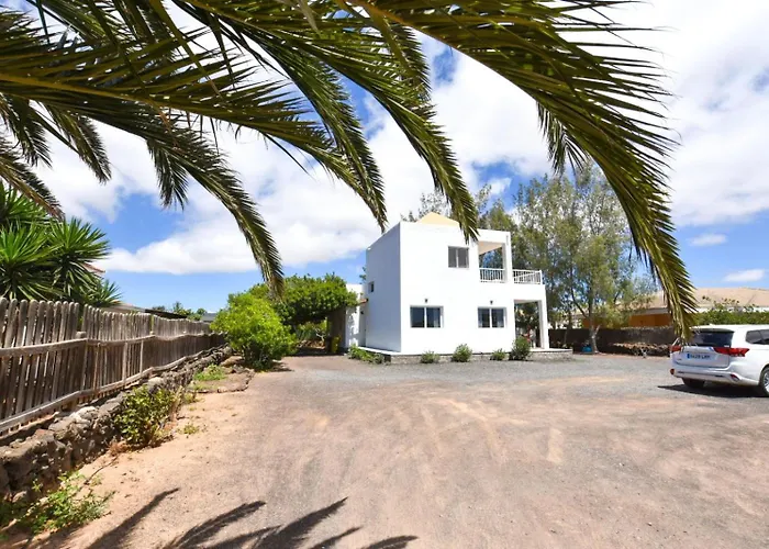 La Milagrosa Surf House & Cowork Lajares