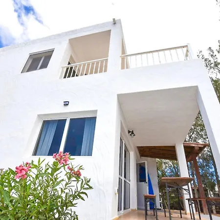 La Milagrosa Surf House & Cowork *