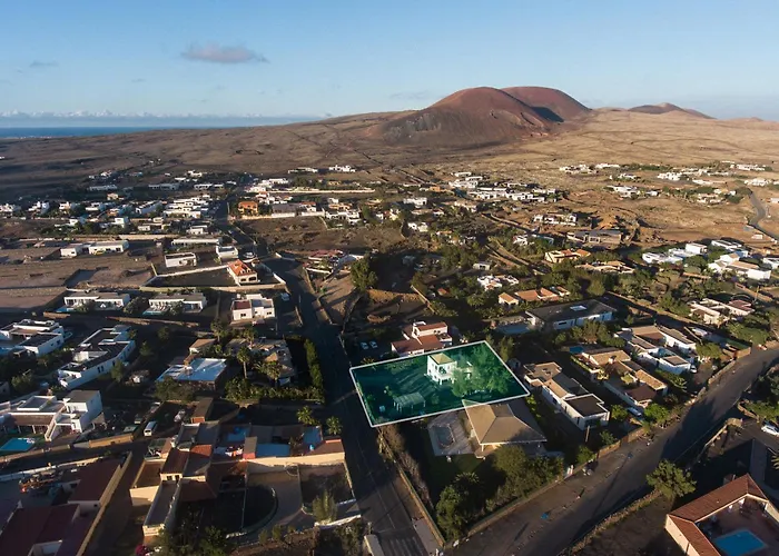 La Milagrosa Surf House & Cowork Lajares