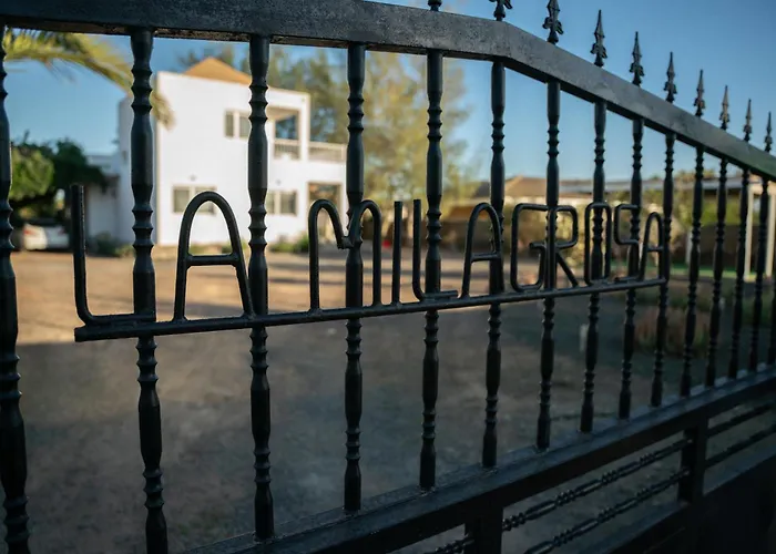 La Milagrosa Surf House & Cowork Lajares