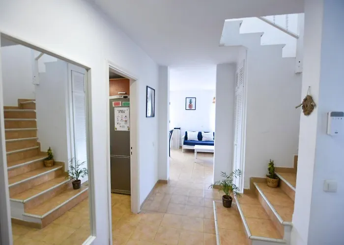 La Milagrosa Surf House & Cowork Kır Evi Lajares