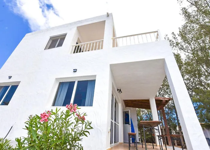 La Milagrosa Surf House & Cowork *